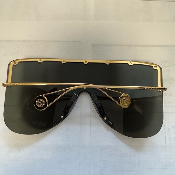 Gucci Mask Frame sunglasses - Picture 11 of 14